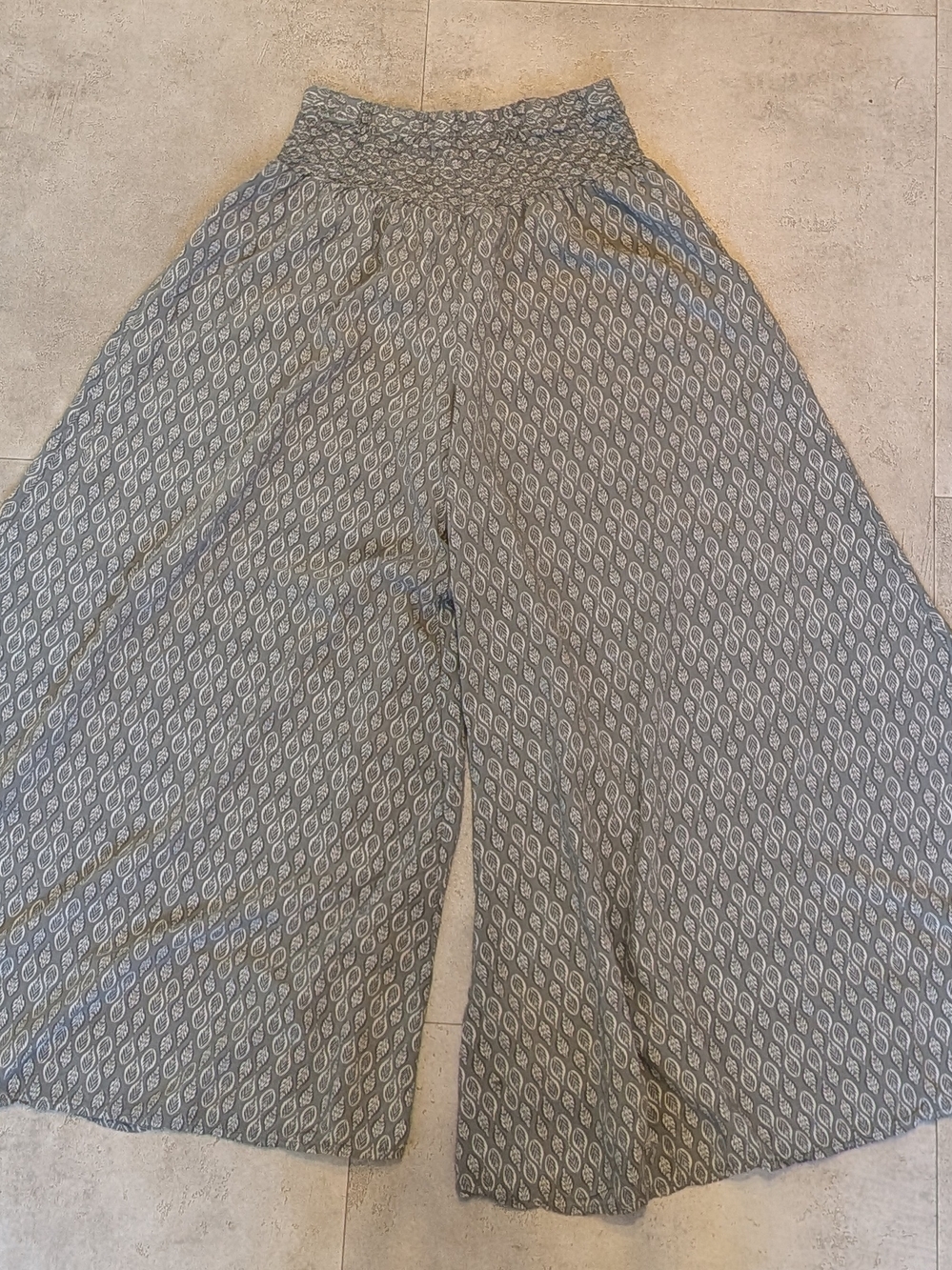 Women’s Wide Leg Patterned Pants - Sage Green One Size Fits Most